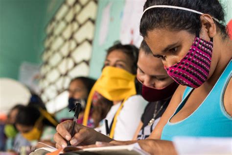 mujeres en venezuela|Mientras la crisis que enfrentan las mujeres en。